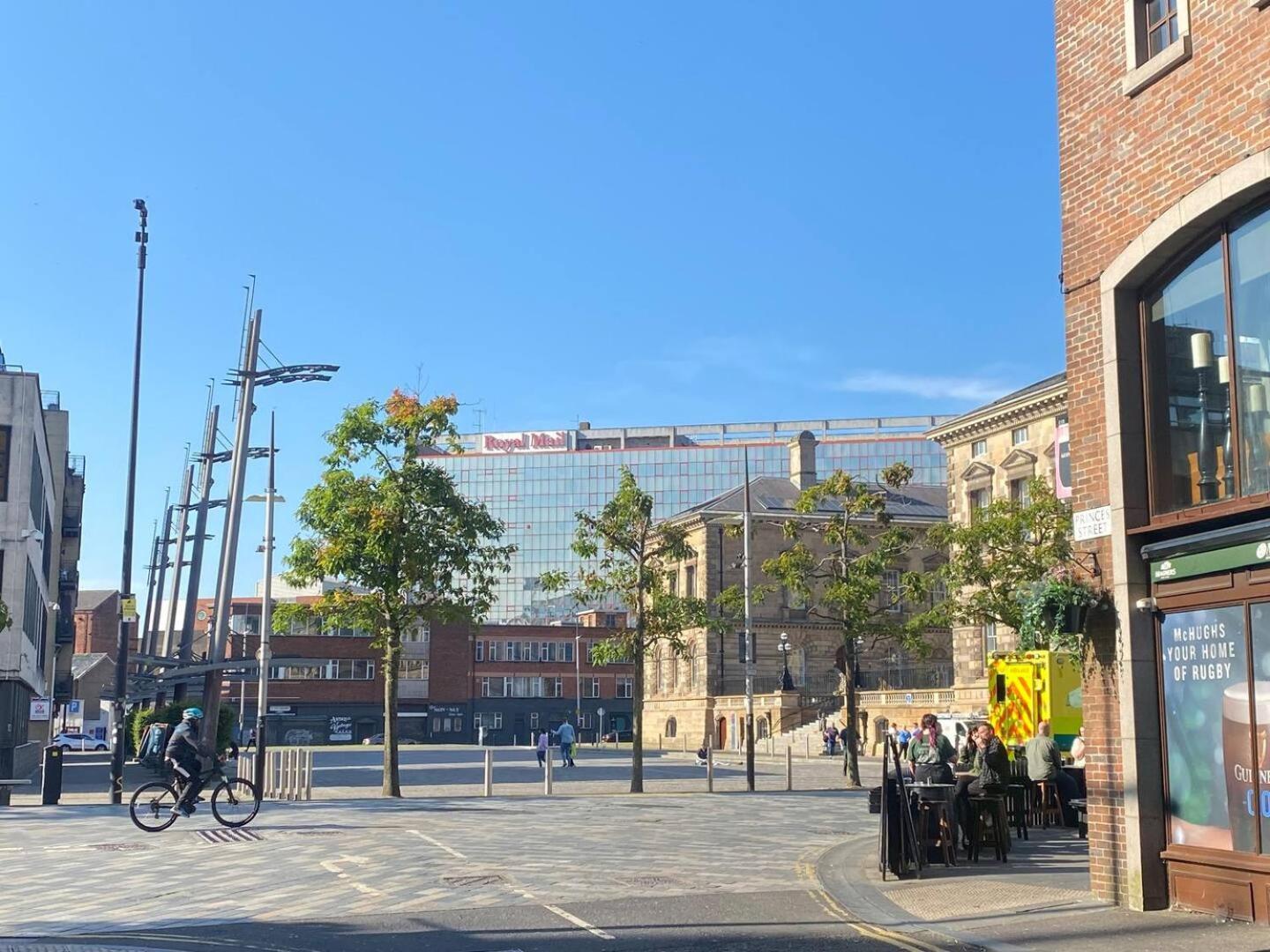 2br Spacious Centre Belfast