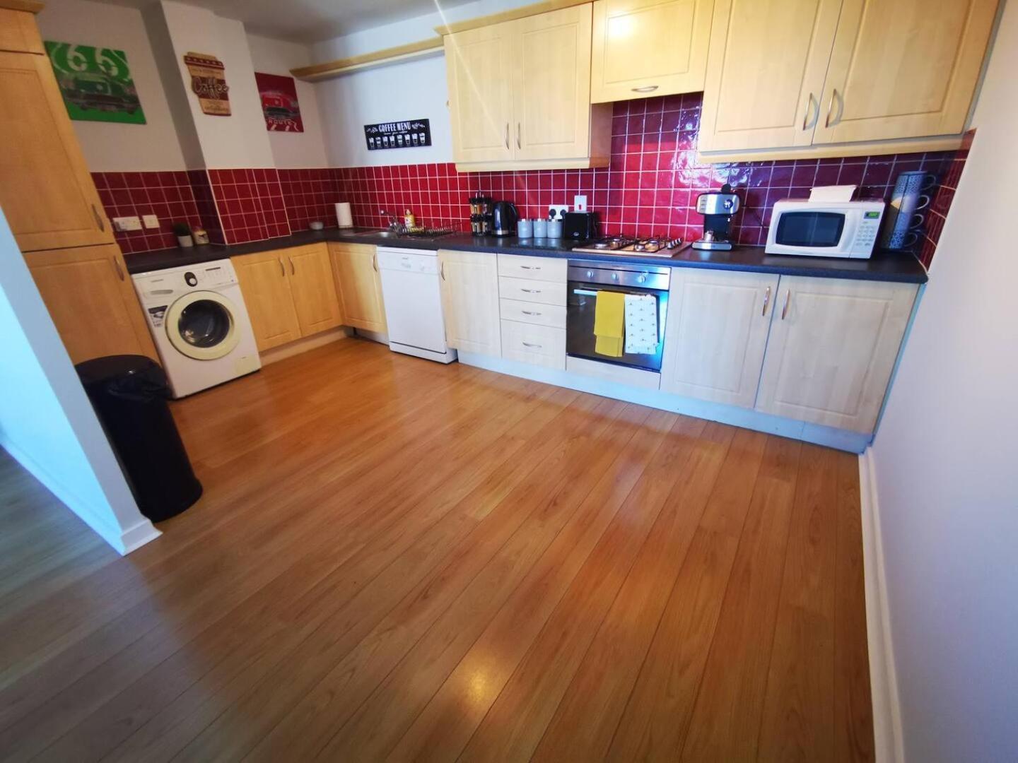 Apartment 2br Spacious Centre *