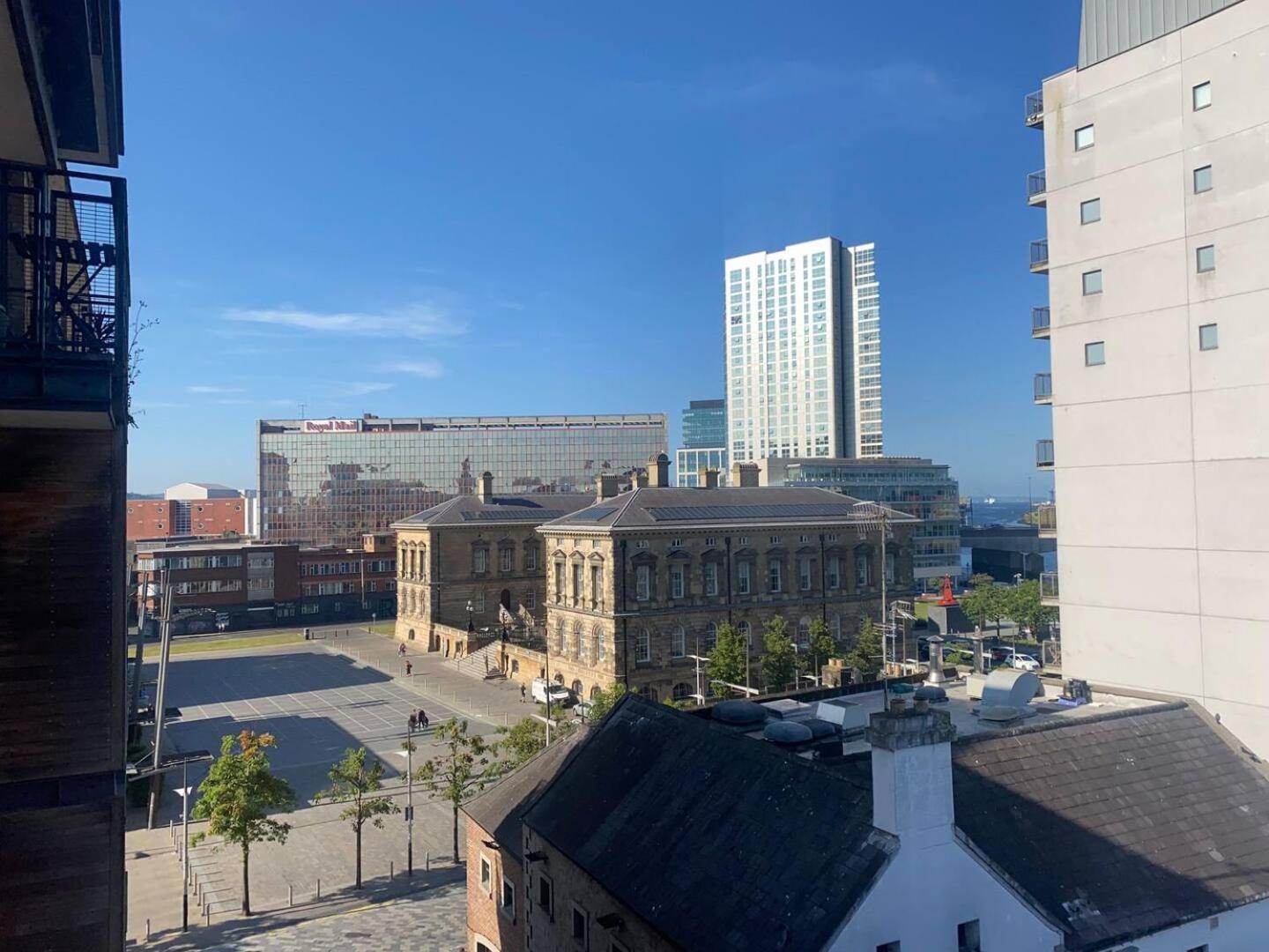 2br Spacious Centre